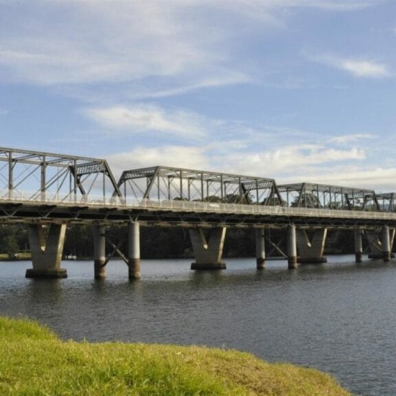 Photo of Nowra's historical bridge crossing the Shoalhaven River.